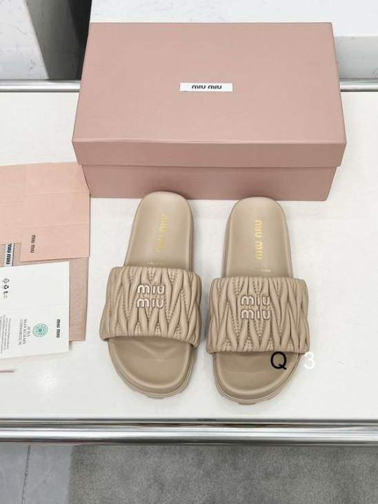 Picture of Miumiu Slippers _SKUMiuMiusz35-40QM0501230